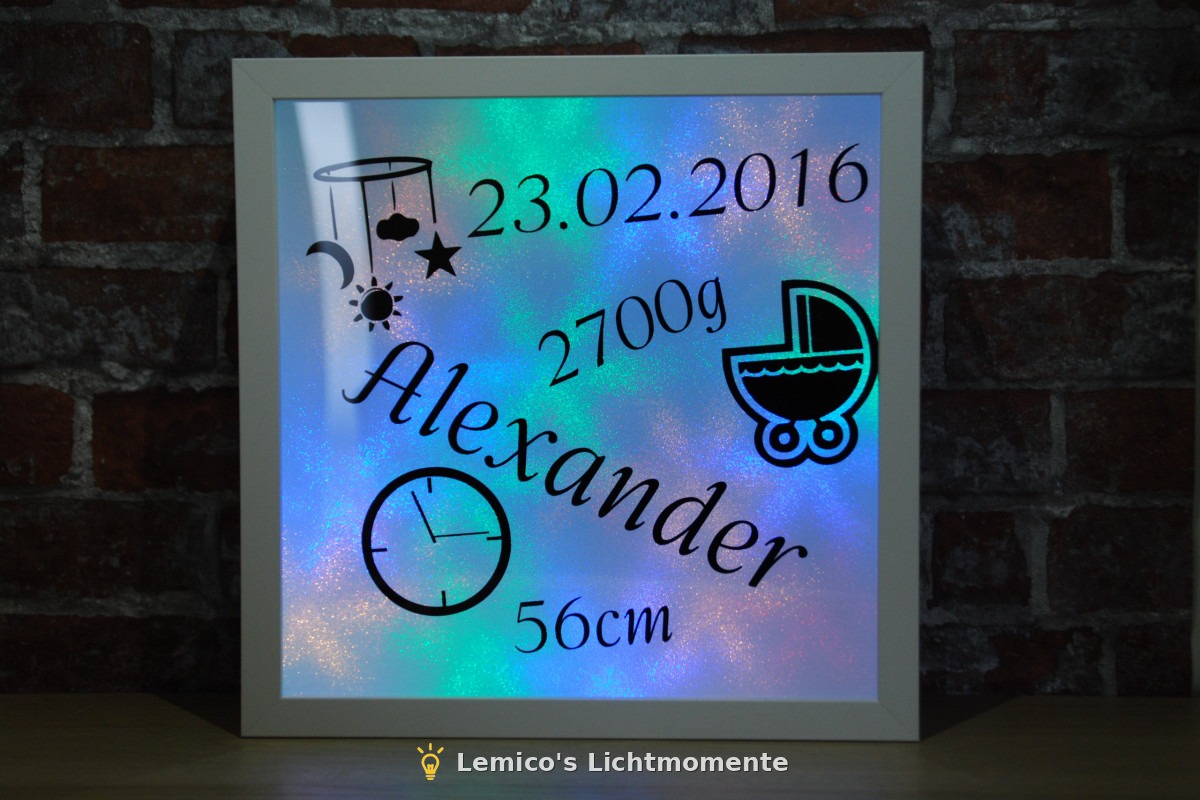 Beleuchteter Bilderrahmen zur Geburt, Glimmerfolie und buntes Licht